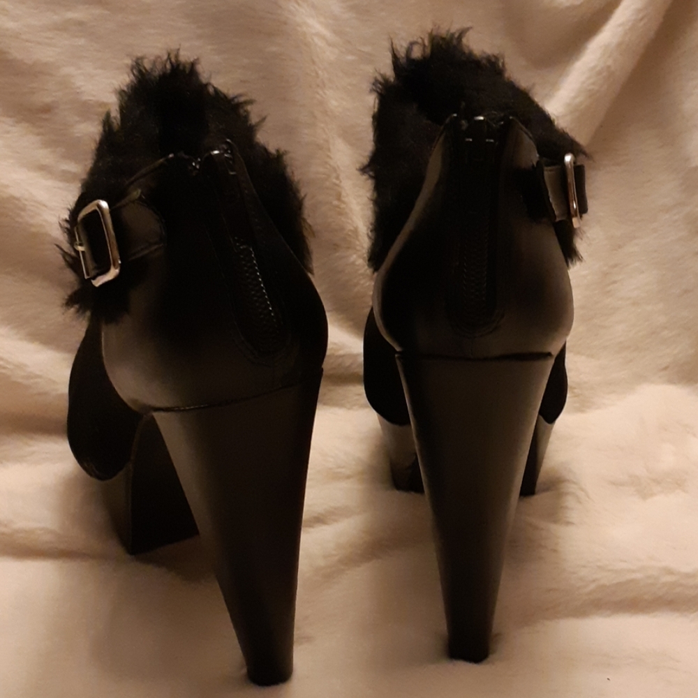 Boots - Picture 3 of 5